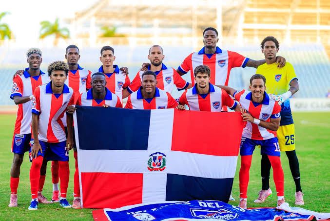 Delfines del Este derrota a Elite SC y avanza a cuartos de final de la CFU Club Shield