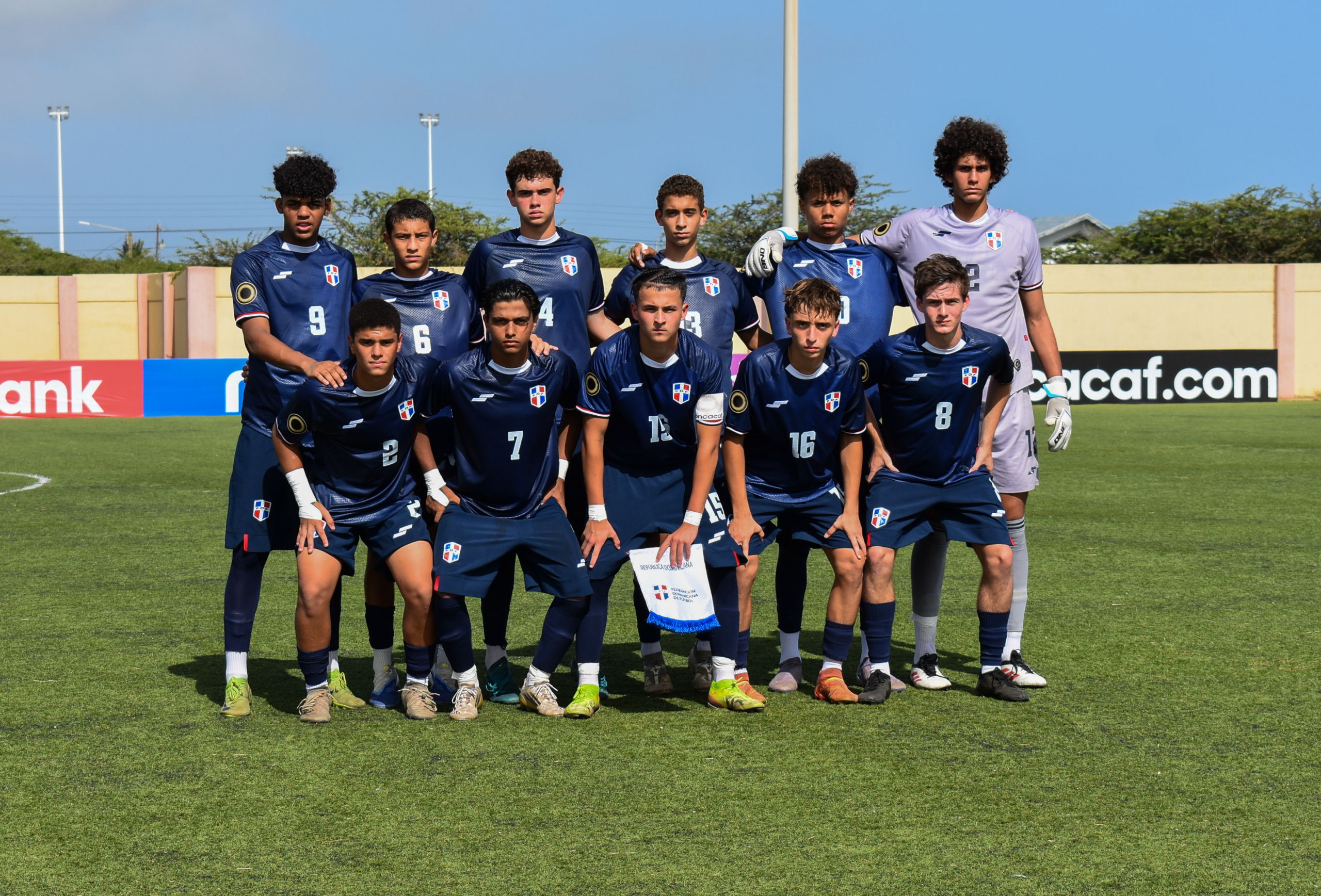 RD Sub-15 cae 2-3 ante Tailandia en su debut mundial
