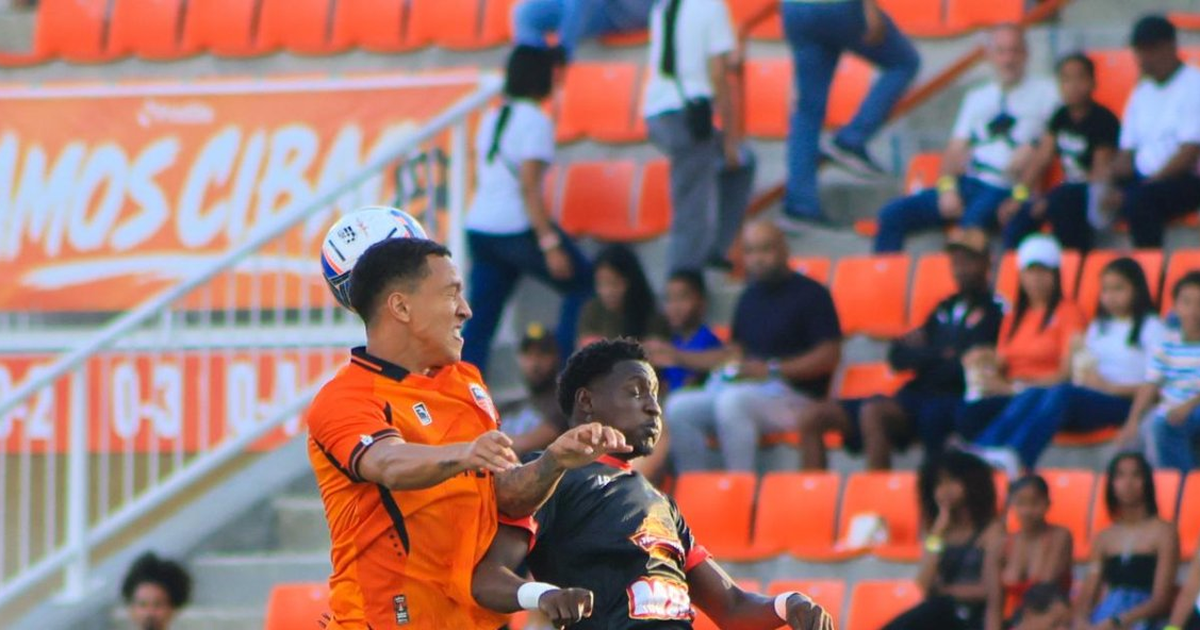 Cibao FC vence a La Vega se posiciona en la cima del fútbol dominicano